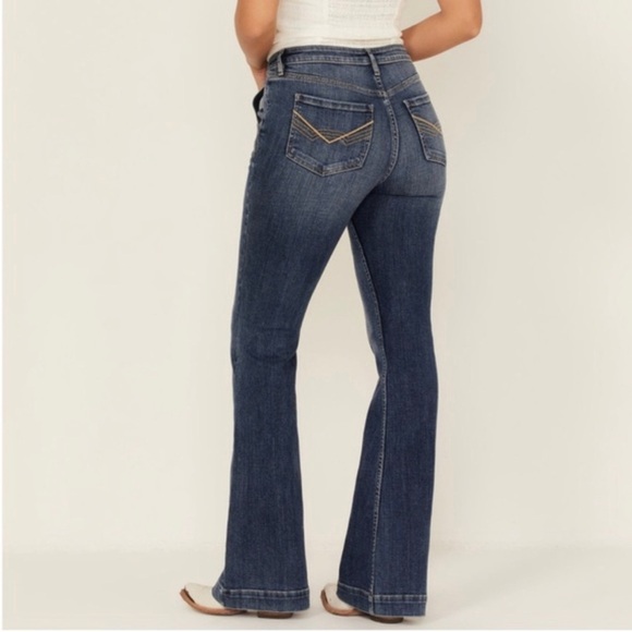 Idyllwind | Flare Jeans with Seam Detail on Front Leg - Picture 2 of 12